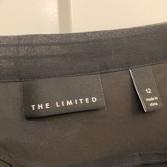 Gorgeous gray A-line skirt with lace trim. - Picture 4 of 4